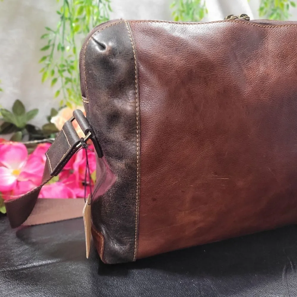 Boconi Garth Urban Messenger Bag in Conyac Full Grain Leather